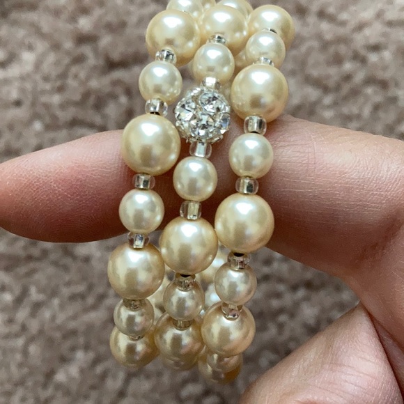 NWOT UsaBride Pearl and Pave Coil Bracelet - Ivory - Picture 5 of 8